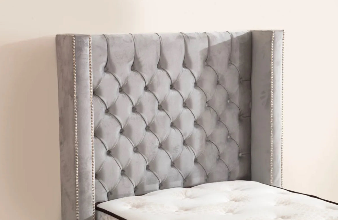 Lit coffre clouté gris-SAN