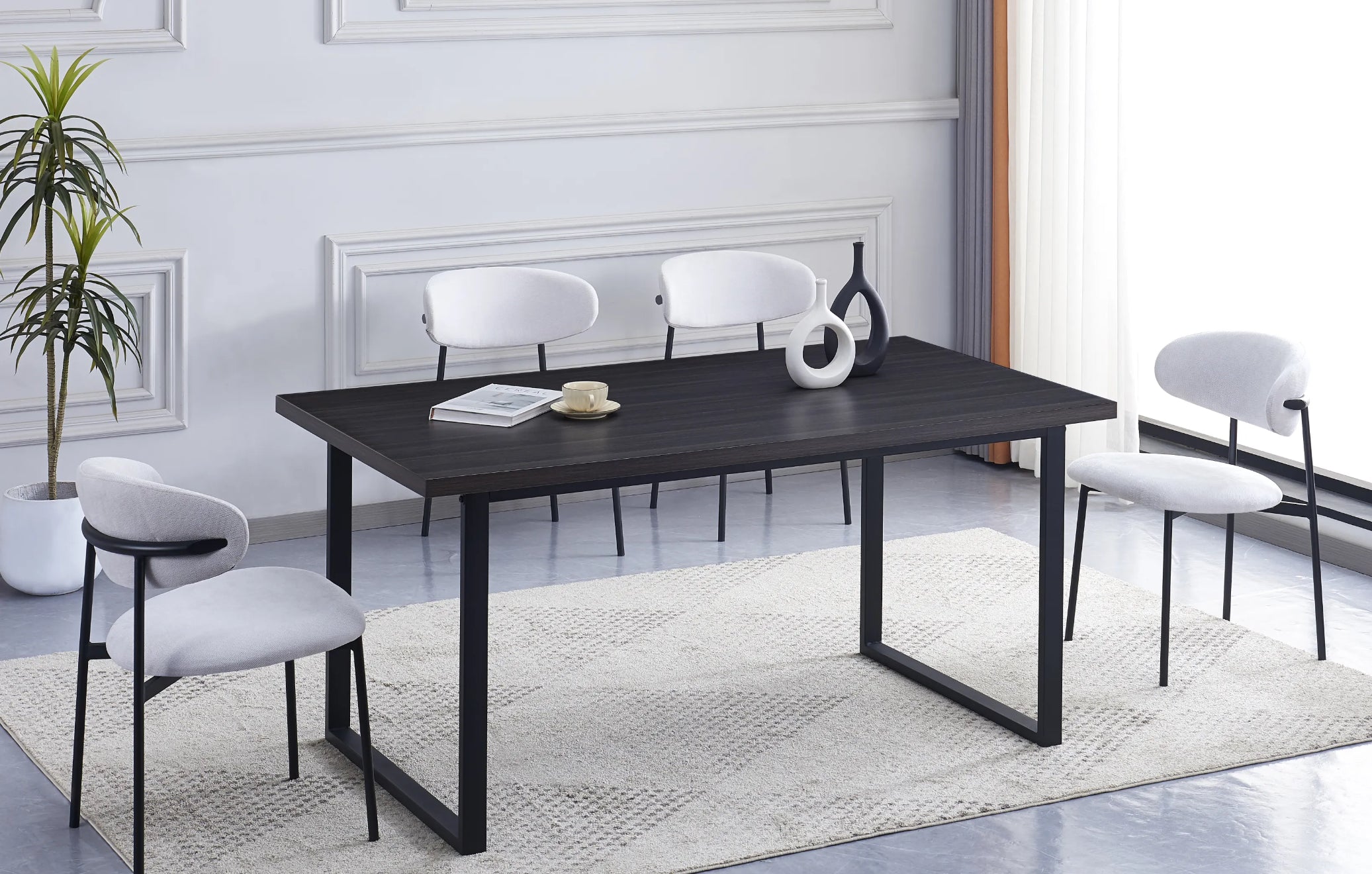 Table à manger ERM-Belgrade