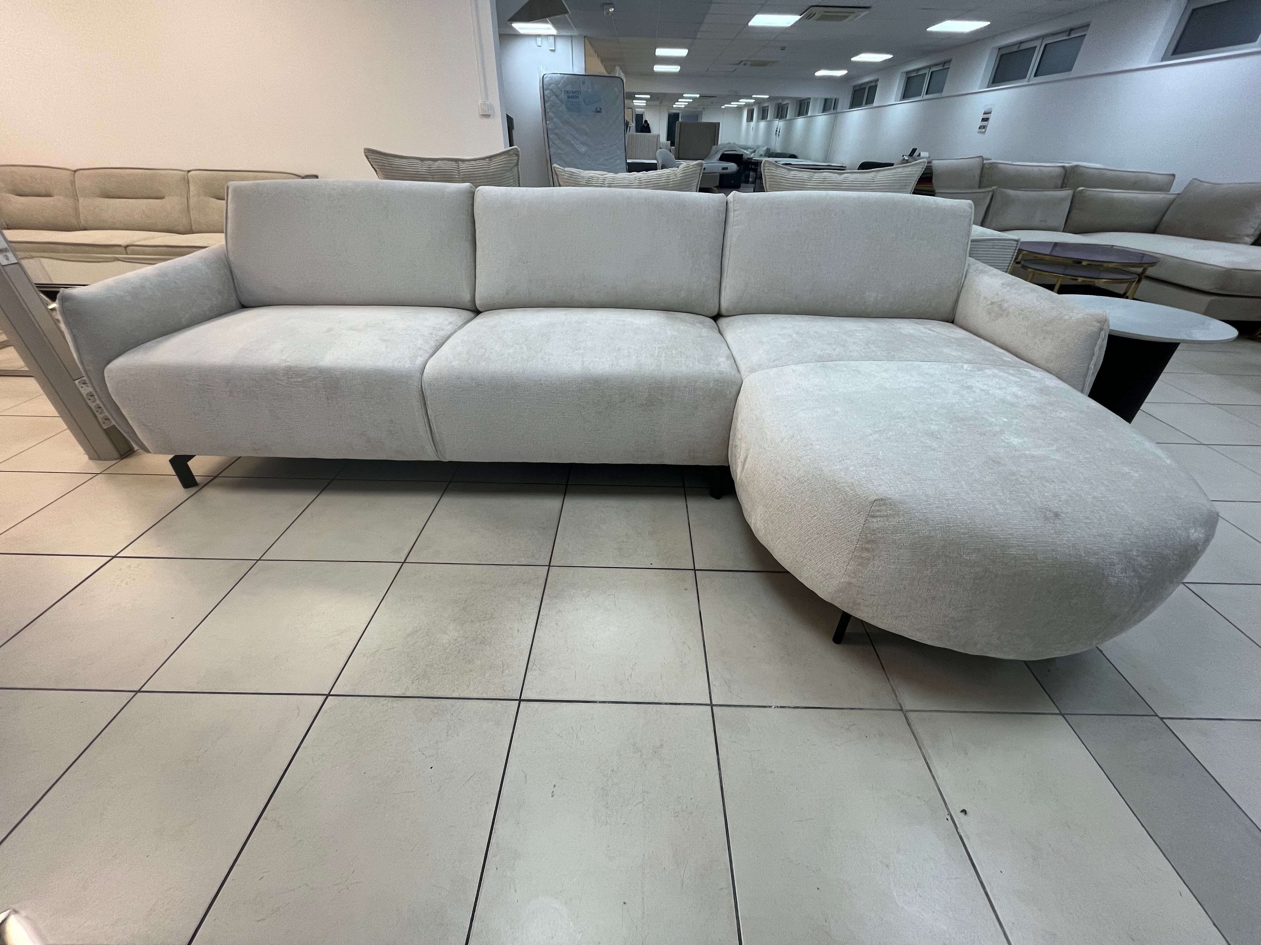 Canapé ERM-Carlton d’angle droit en velours beige