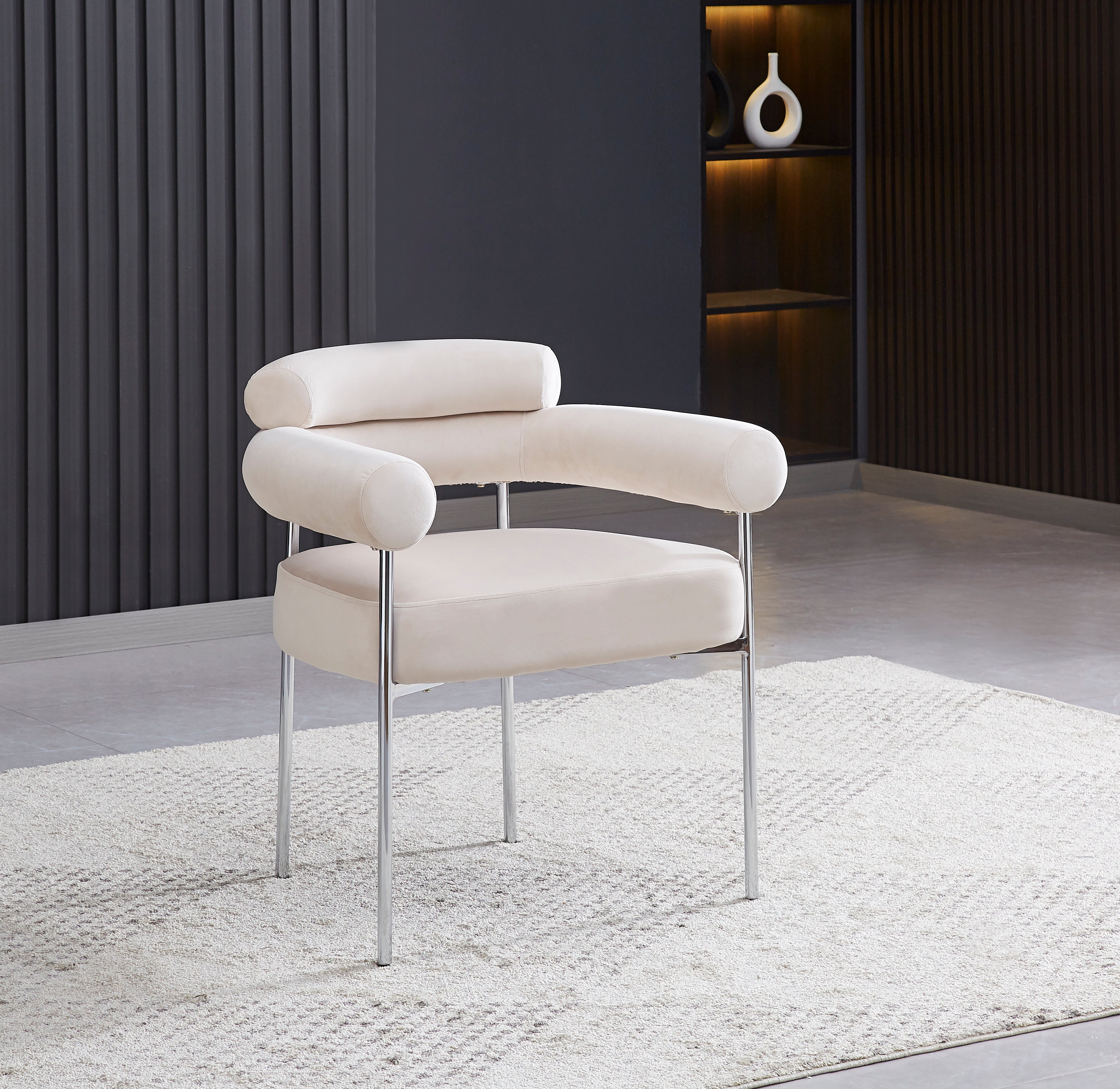 CHAISE AVEC ACCOUDOIR BULLE-ERM PIED CHROME VELOURS BEIGE