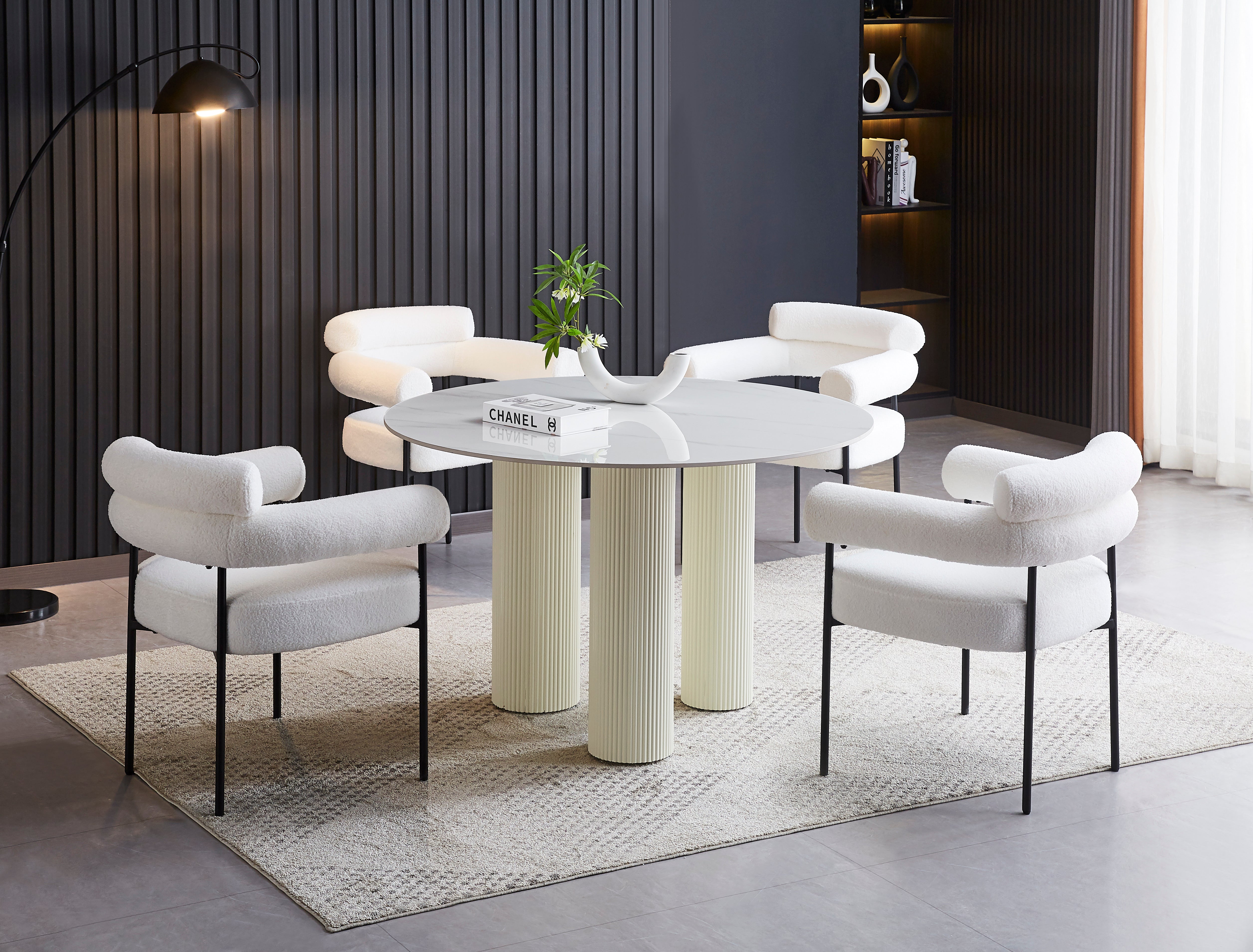 CHAISE AVEC ACCOUDOIR BULLE-ERM PIED METAL NOIR DOUDOU BLANC