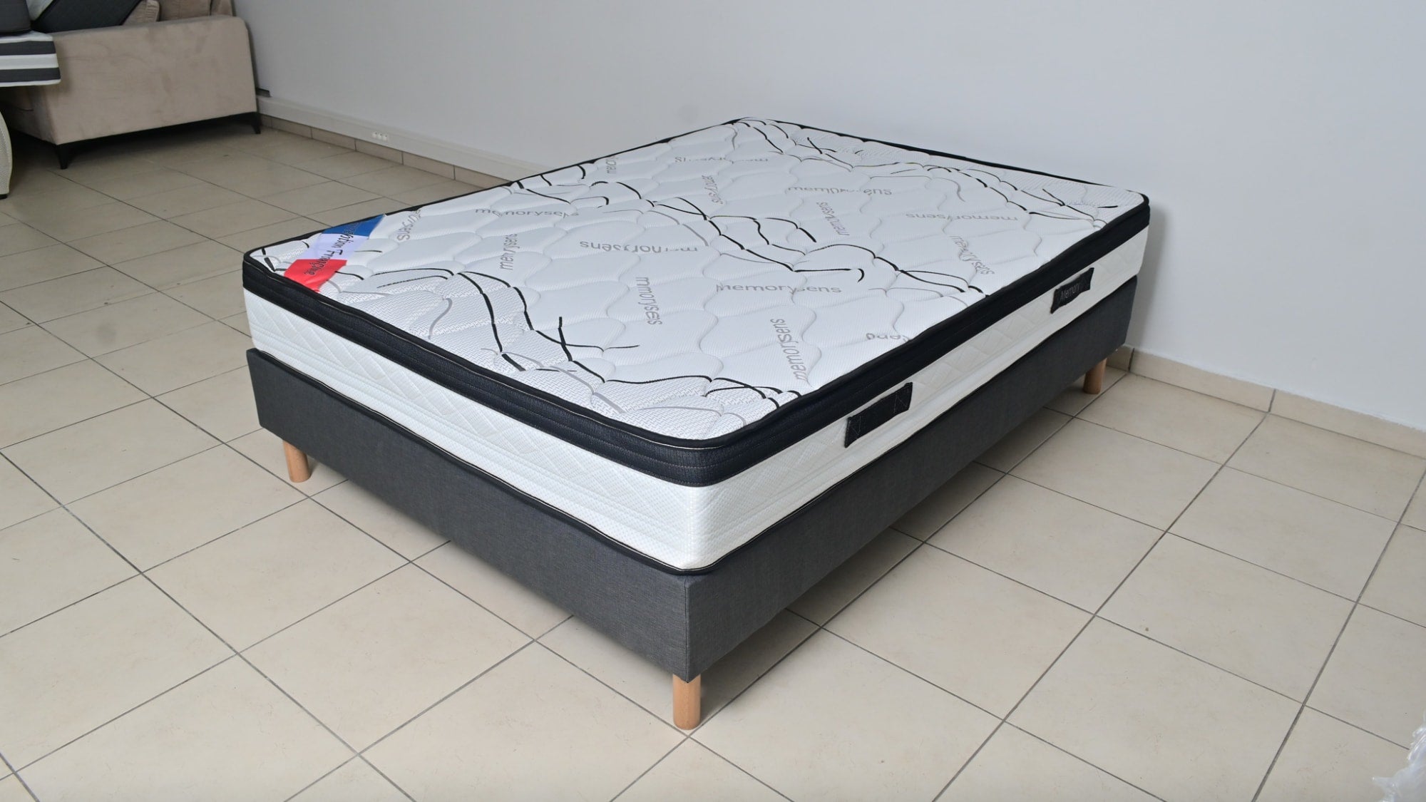 MATELAS MEMORY 180x200x25 cm UNIQUEMENT SUR COMMANDE