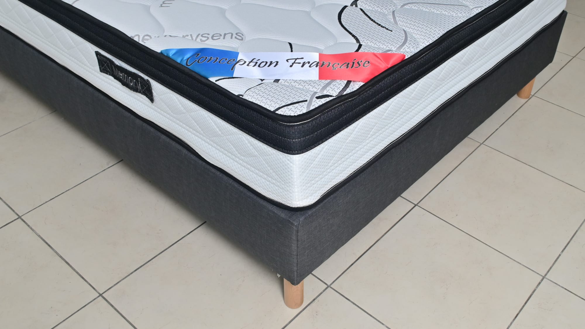 MATELAS MEMORY 180x200x25 cm UNIQUEMENT SUR COMMANDE