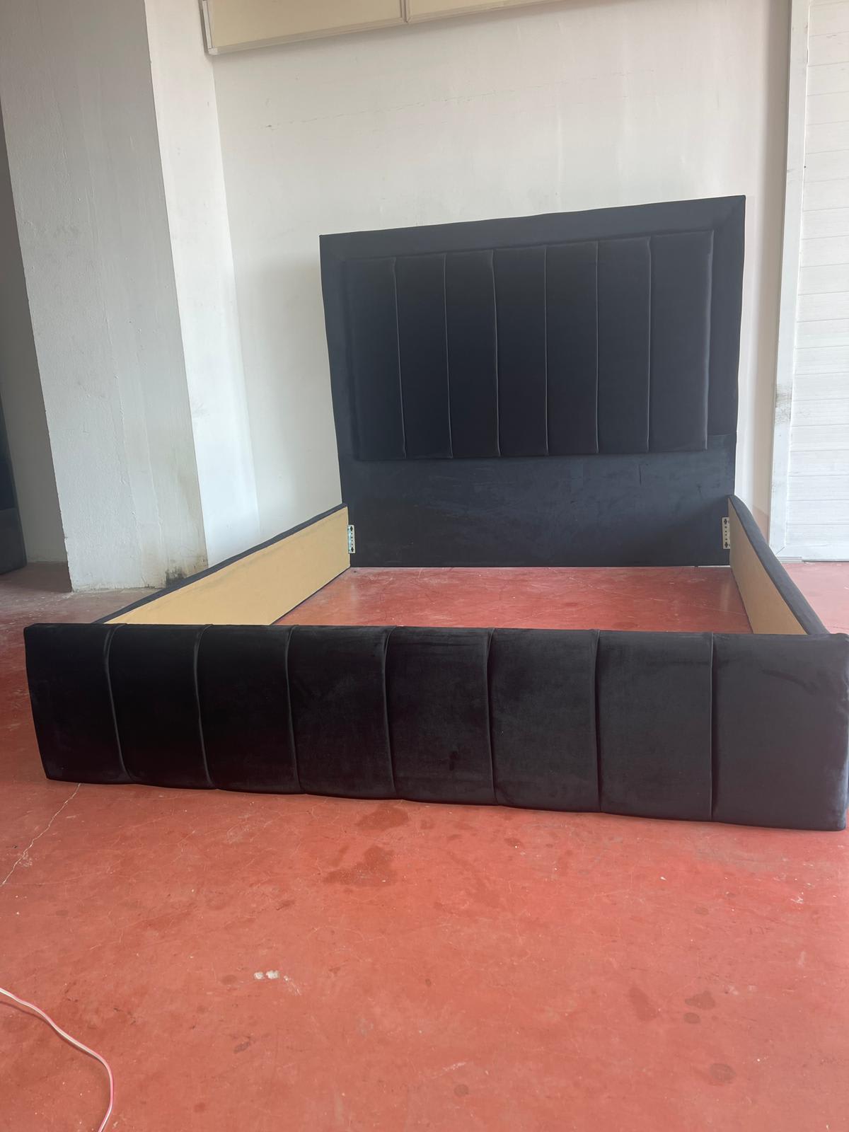 CADRE DE LIT LIZBON NOIR 160x200 CM