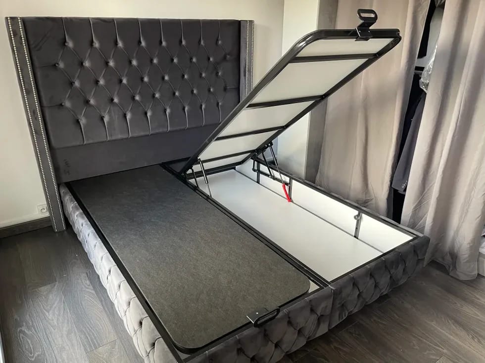 Lit coffre BOX clouté 140x190 cm